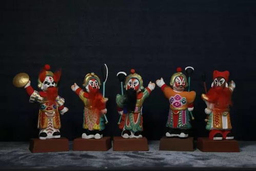 匠心傳承耀古今——記中國(guó)工藝美術(shù)大師喻湘漣與彩燈藝術(shù)的不解之緣