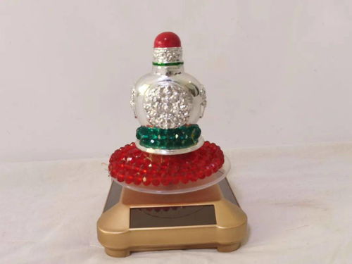 八旬老人施巧手 廢品變身工藝品 工藝美術(shù)彩燈制造